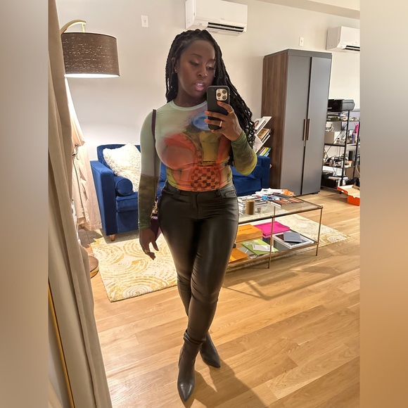 Meet your Posher, Brittany - Picture 2 of 6